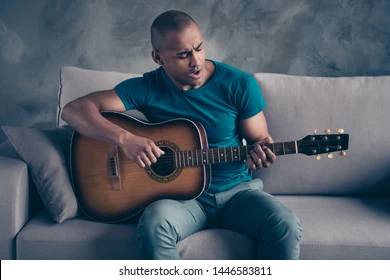 The Benefits of Vocal Physiotherapy for Singers and Public Speakers